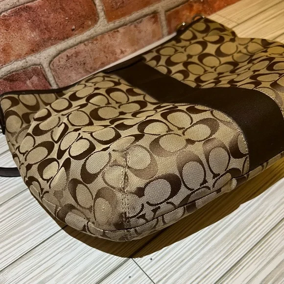 Signature Brown Coach Purse - Picture 5 of 14